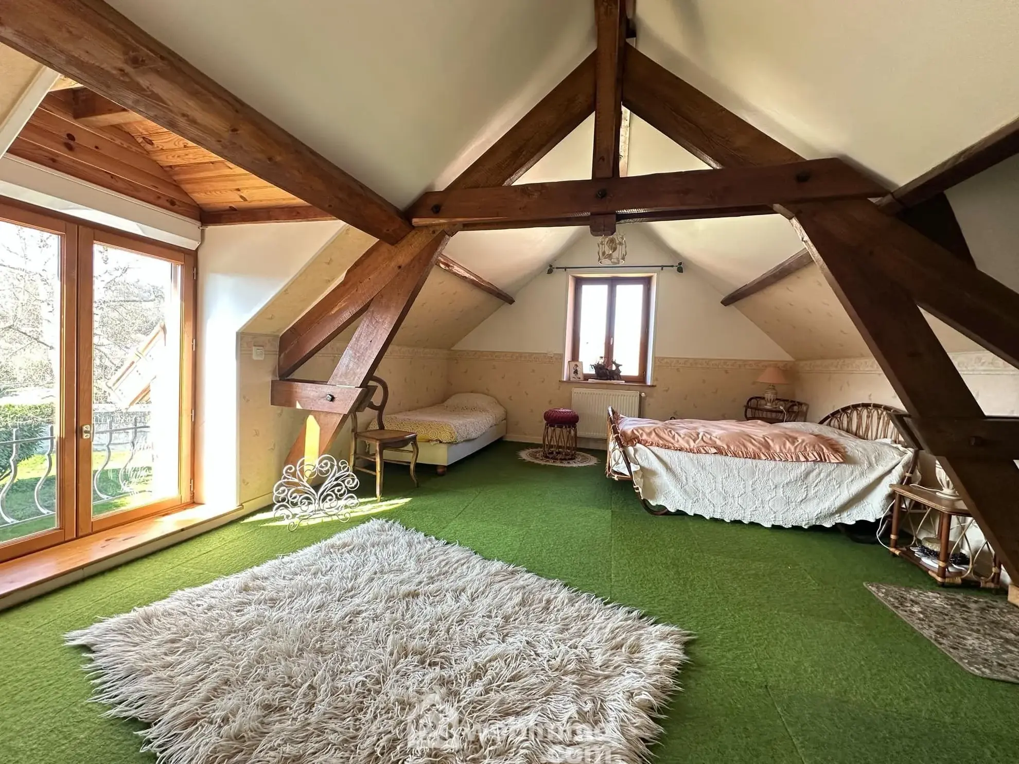 Magnifique longère en pierres de 190 m² à Bruyères-et-Montbérault 