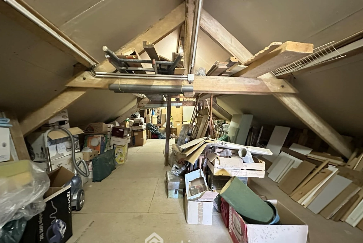 Magnifique longère en pierres de 190 m² à Bruyères-et-Montbérault 