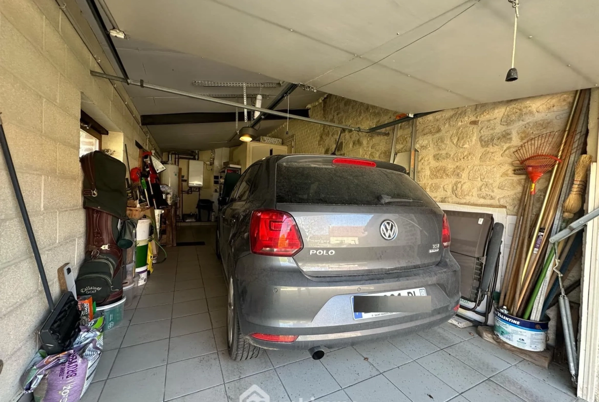 Magnifique longère en pierres de 190 m² à Bruyères-et-Montbérault 
