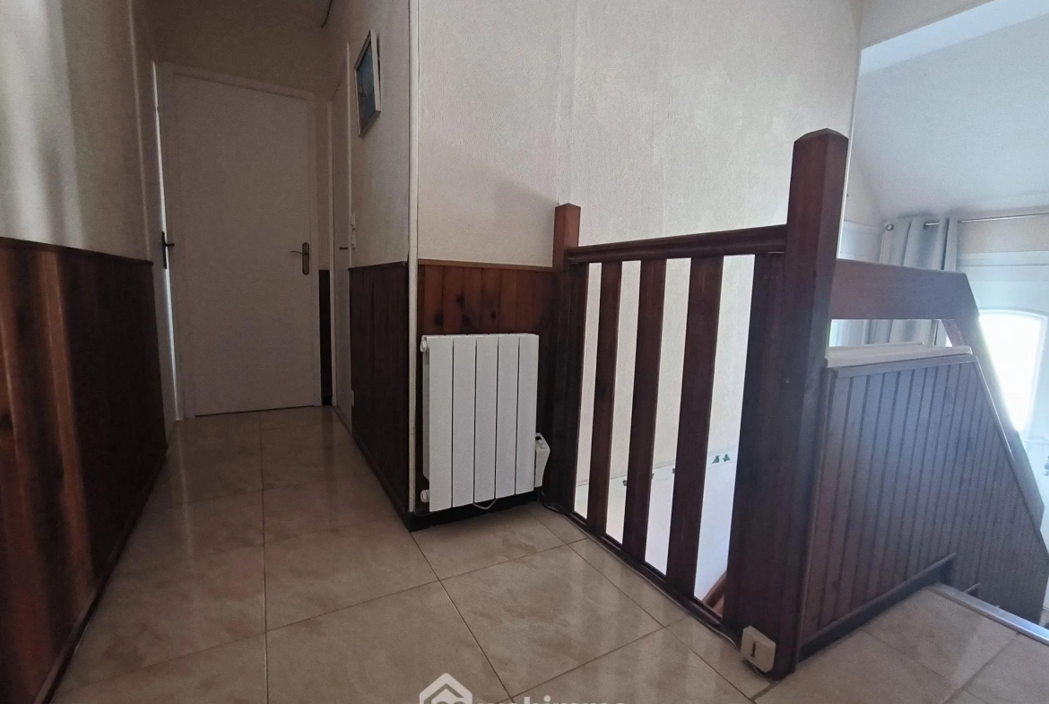 Maison de 95 m² avec 4 chambres, jardin et garage proche de Soissons 
