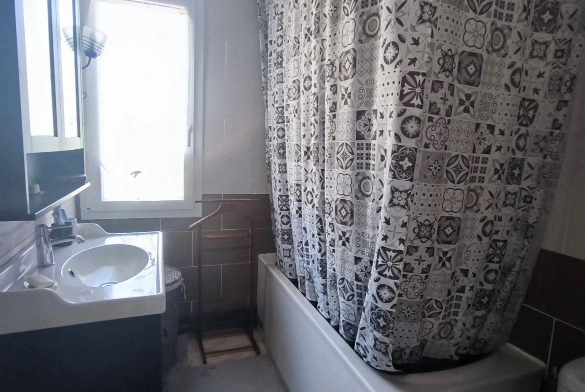 Maison de 95 m² avec 4 chambres, jardin et garage proche de Soissons 