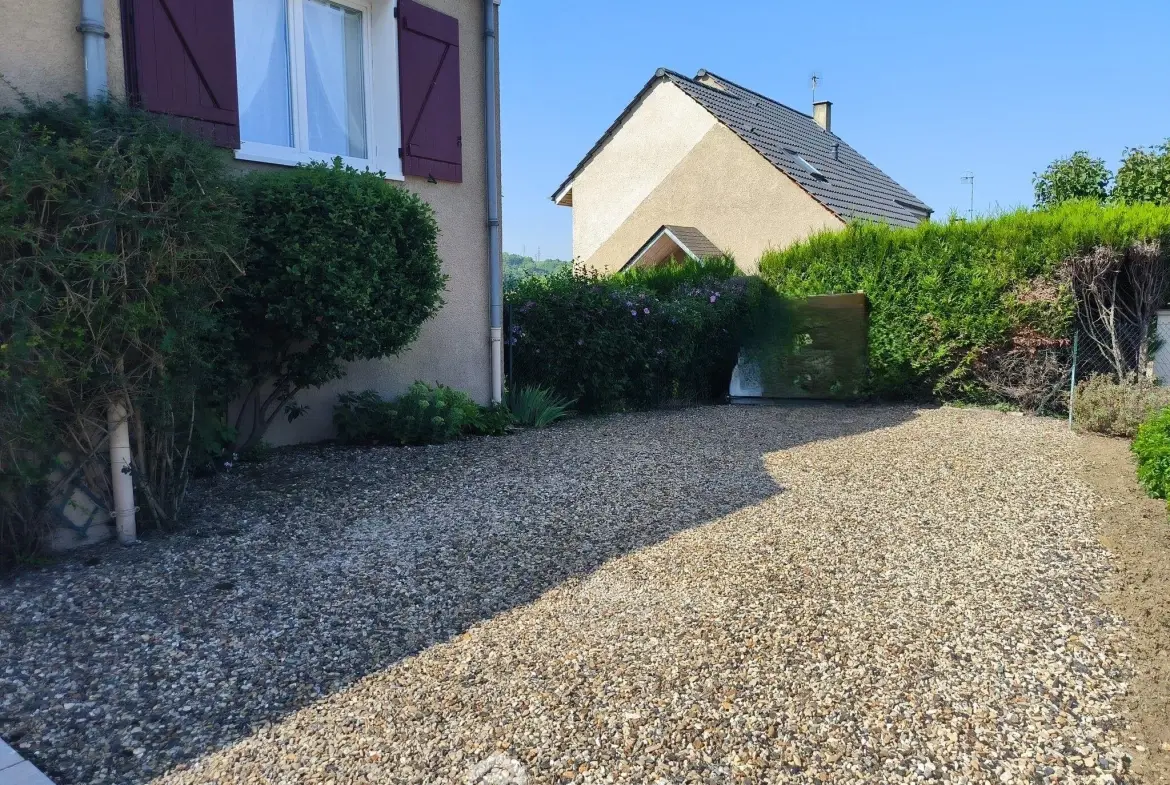 Maison de 95 m² avec 4 chambres, jardin et garage proche de Soissons 