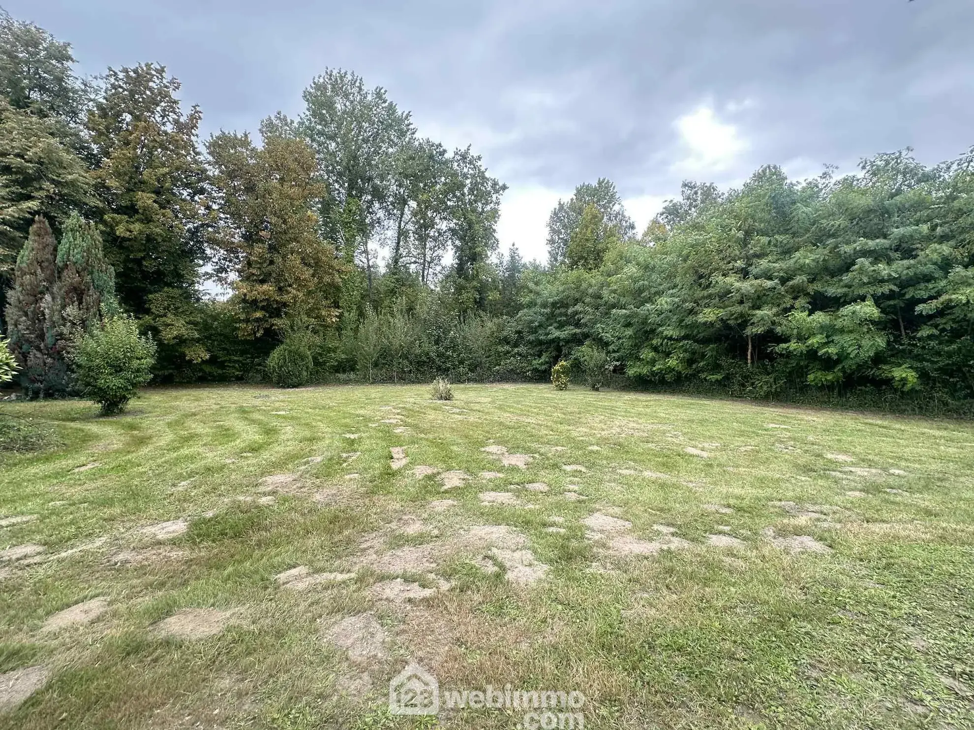 Maison familiale de 140 m² avec entrepôt à Sissonne, 02150 