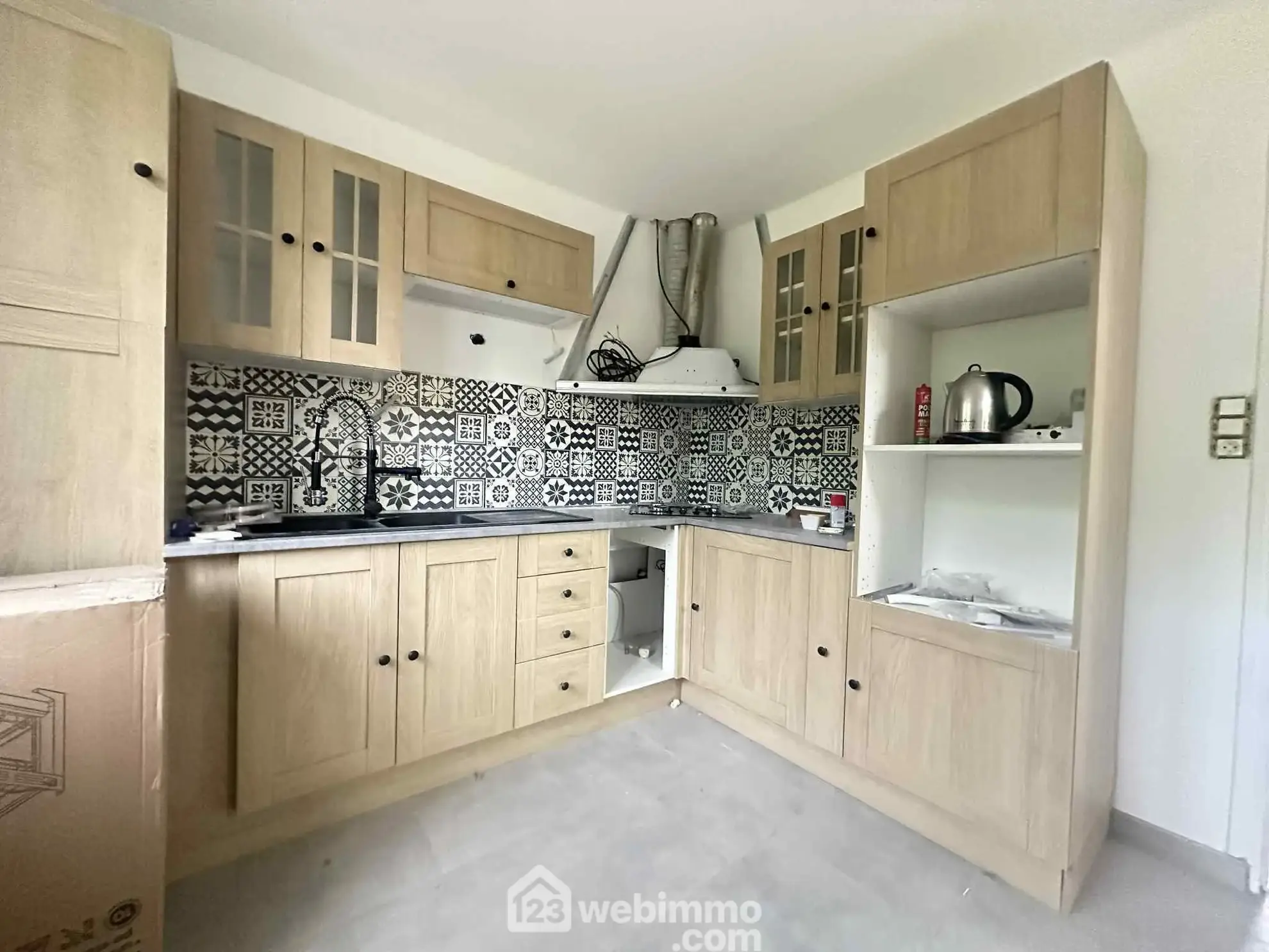 Maison familiale de 140 m² avec entrepôt à Sissonne, 02150 