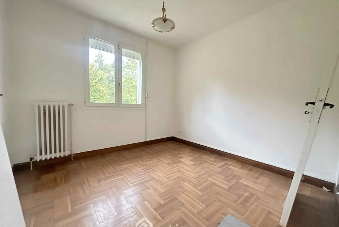 Maison familiale de 140 m² avec entrepôt à Sissonne, 02150 
