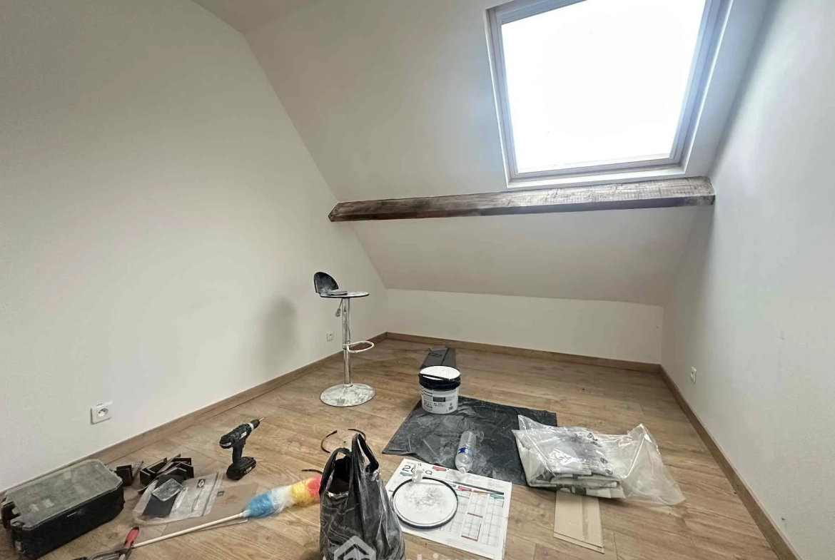Maison familiale de 140 m² avec entrepôt à Sissonne, 02150 