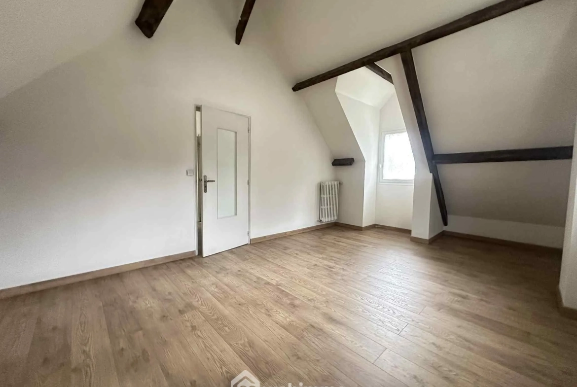 Maison familiale de 140 m² avec entrepôt à Sissonne, 02150 