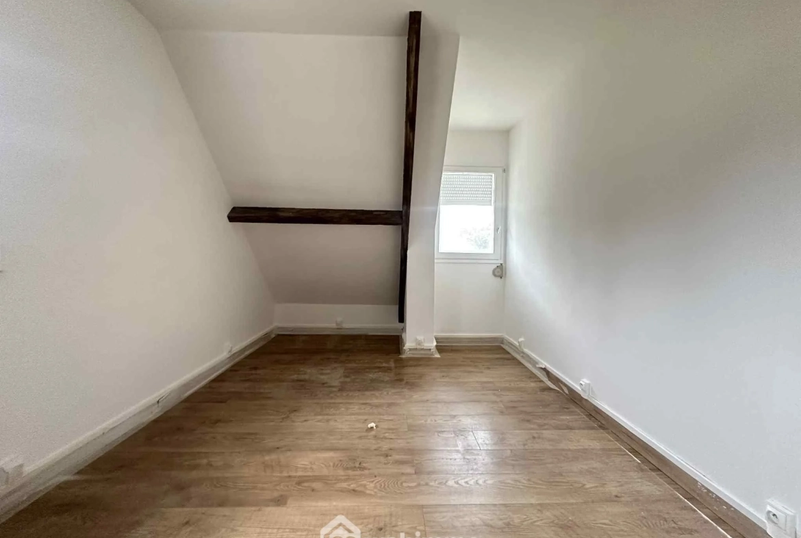 Maison familiale de 140 m² avec entrepôt à Sissonne, 02150 