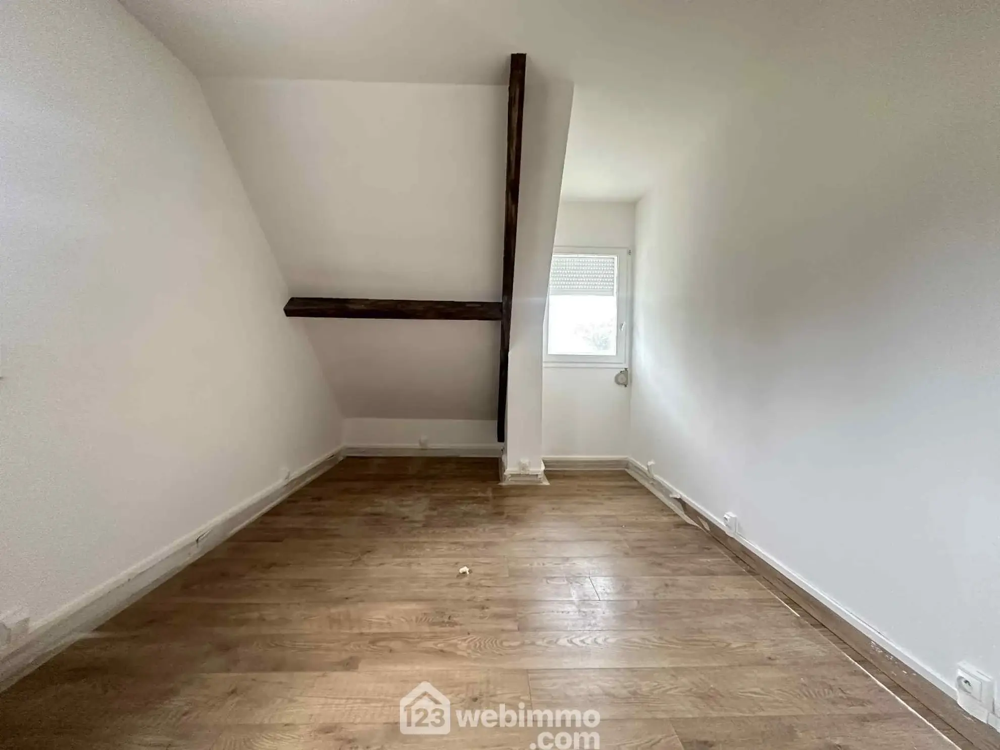 Maison familiale de 140 m² avec entrepôt à Sissonne, 02150 