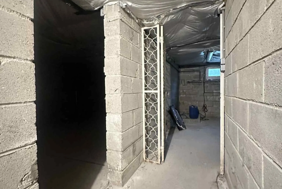 Maison familiale de 140 m² avec entrepôt à Sissonne, 02150 