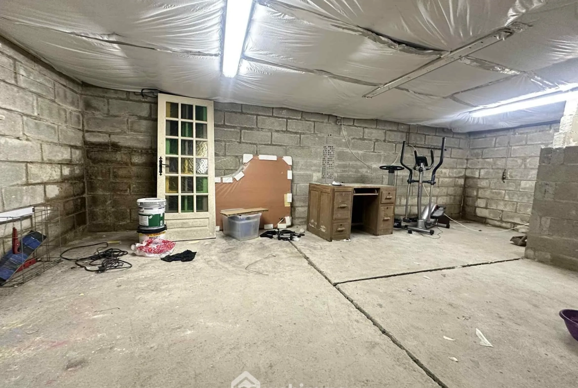 Maison familiale de 140 m² avec entrepôt à Sissonne, 02150 