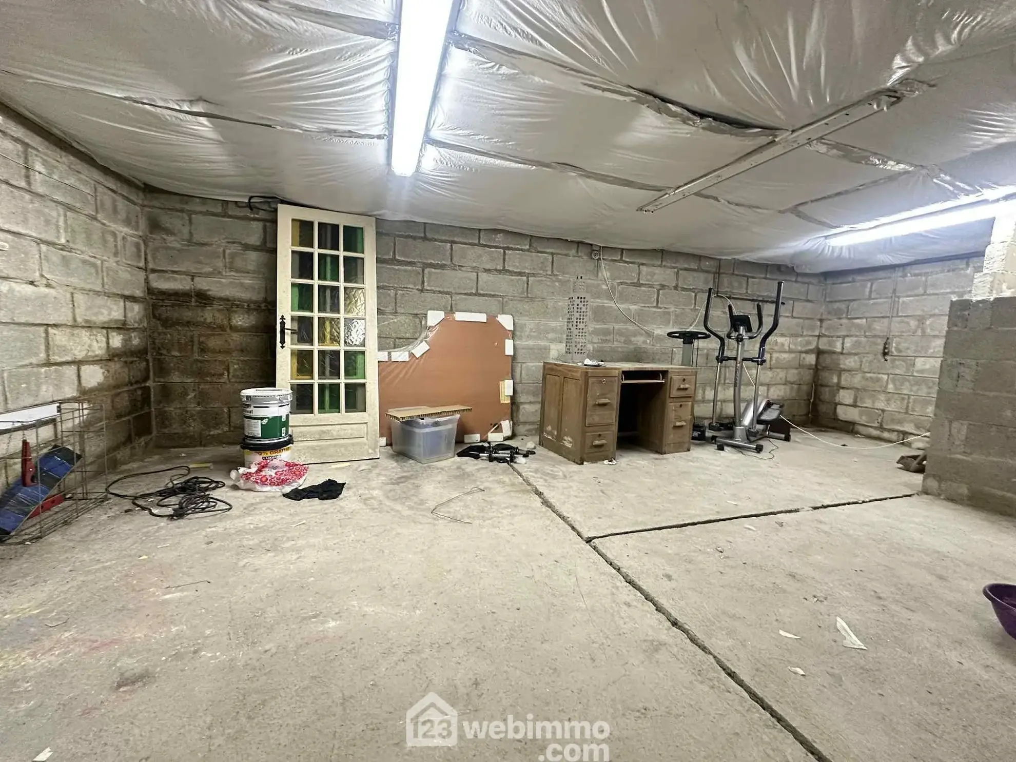 Maison familiale de 140 m² avec entrepôt à Sissonne, 02150 