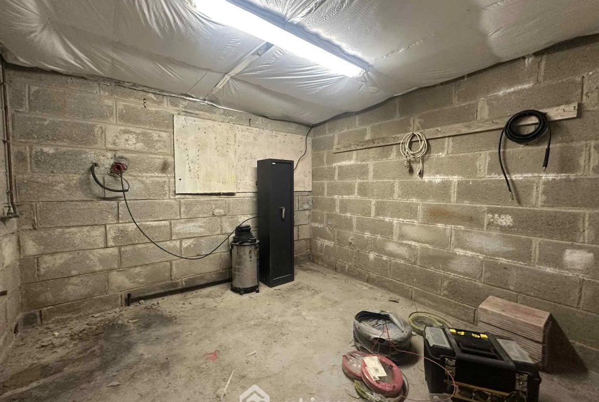 Maison familiale de 140 m² avec entrepôt à Sissonne, 02150 
