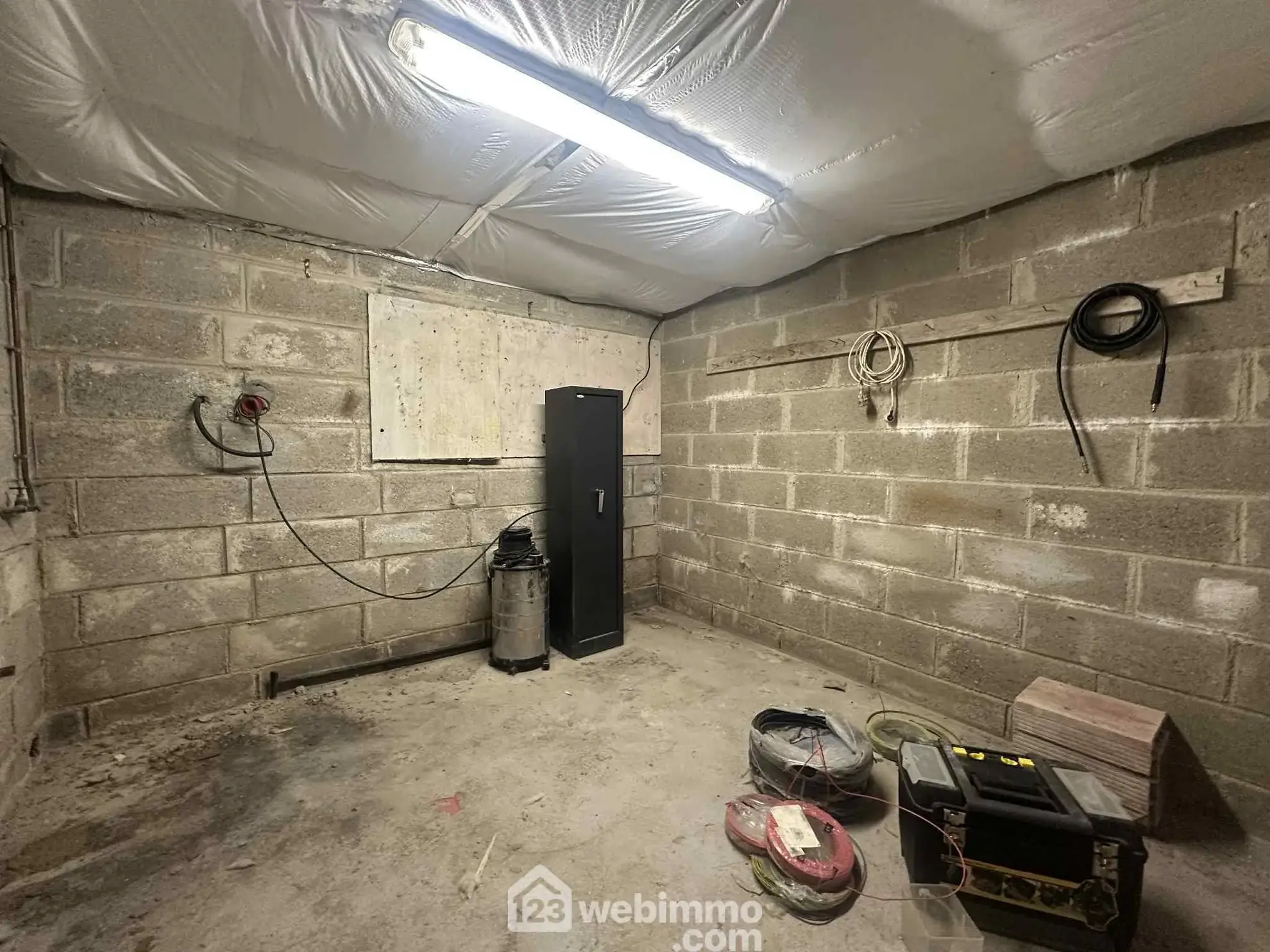 Maison familiale de 140 m² avec entrepôt à Sissonne, 02150 