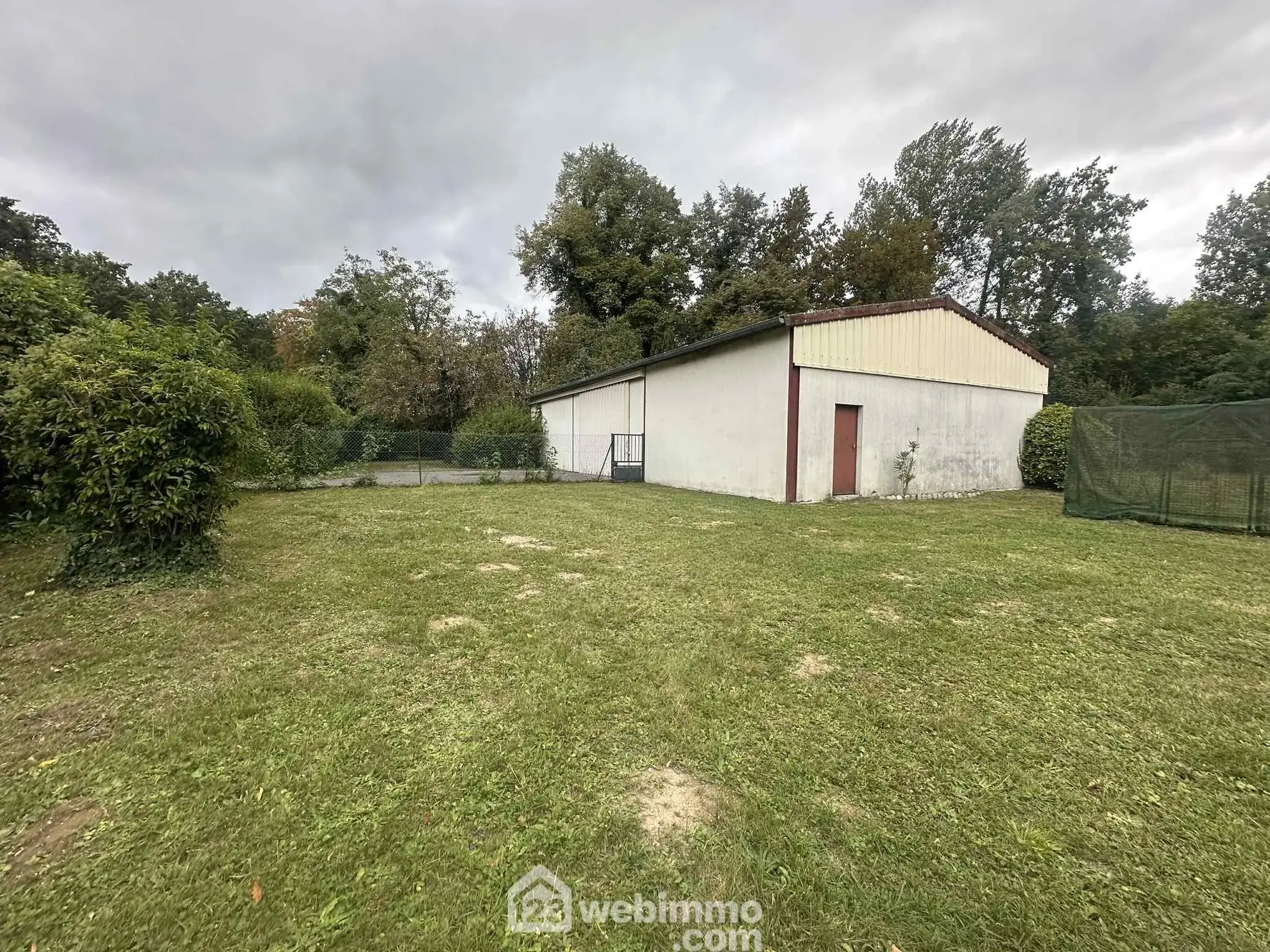 Maison familiale de 140 m² avec entrepôt à Sissonne, 02150 