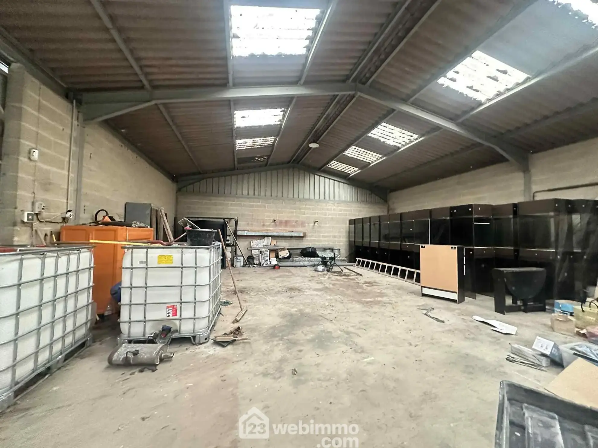 Maison familiale de 140 m² avec entrepôt à Sissonne, 02150 