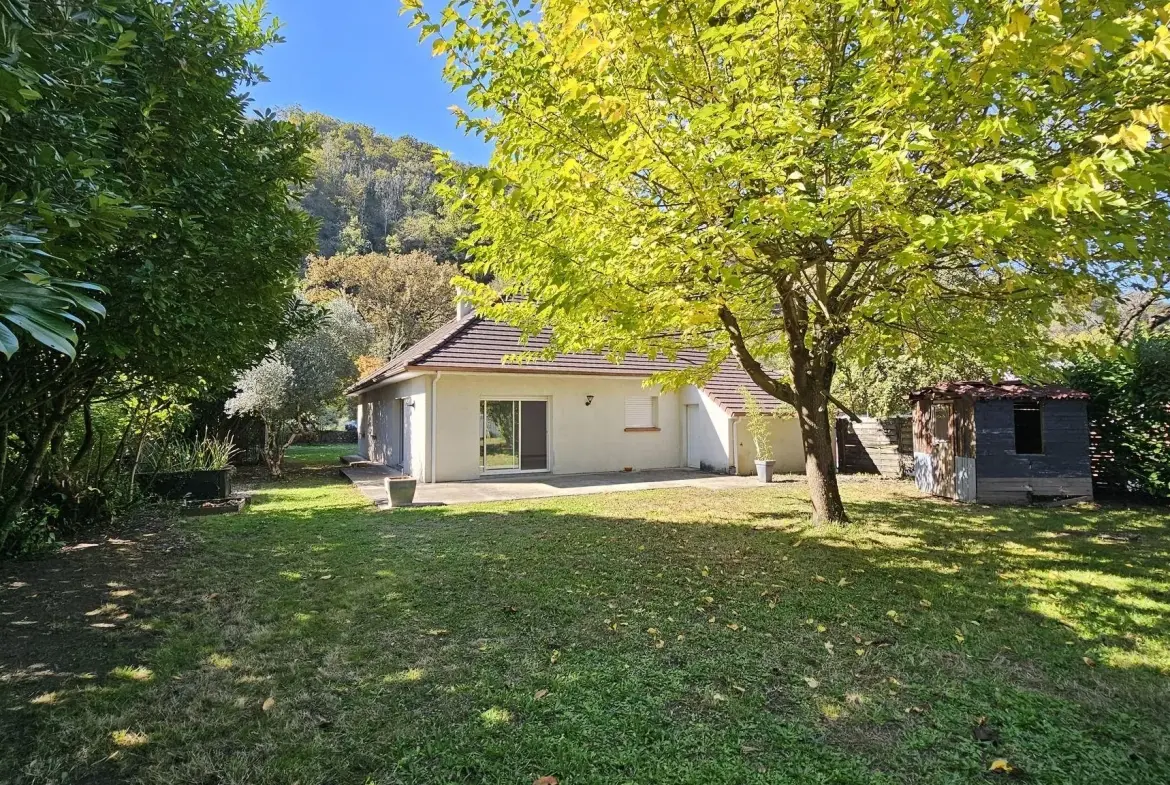 Maison de plain-pied à Narcastet avec grand jardin et garage 