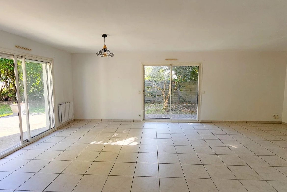 Maison de plain-pied à Narcastet avec grand jardin et garage 