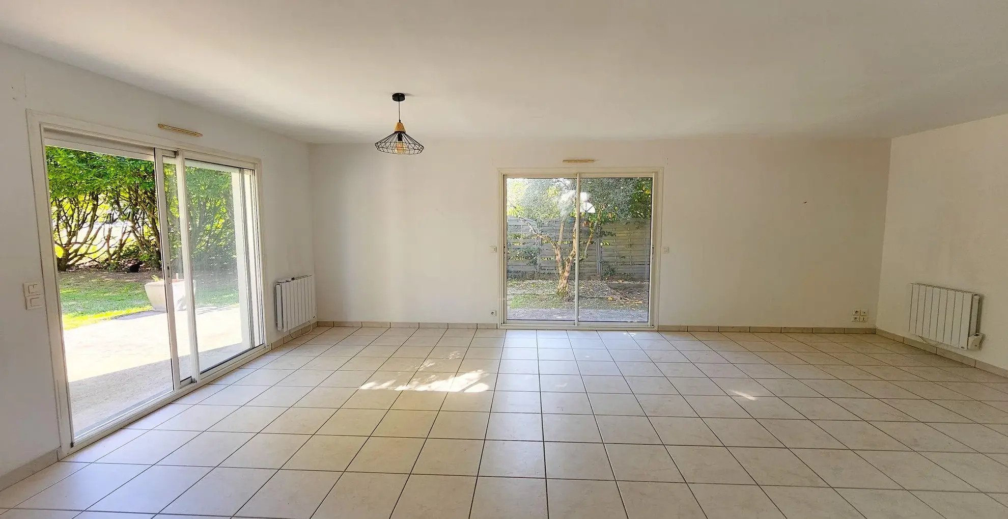 Maison de plain-pied à Narcastet avec grand jardin et garage 