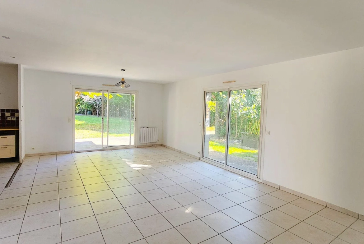 Maison de plain-pied à Narcastet avec grand jardin et garage 