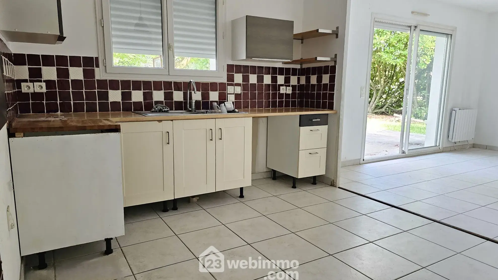 Maison de plain-pied à Narcastet avec grand jardin et garage 