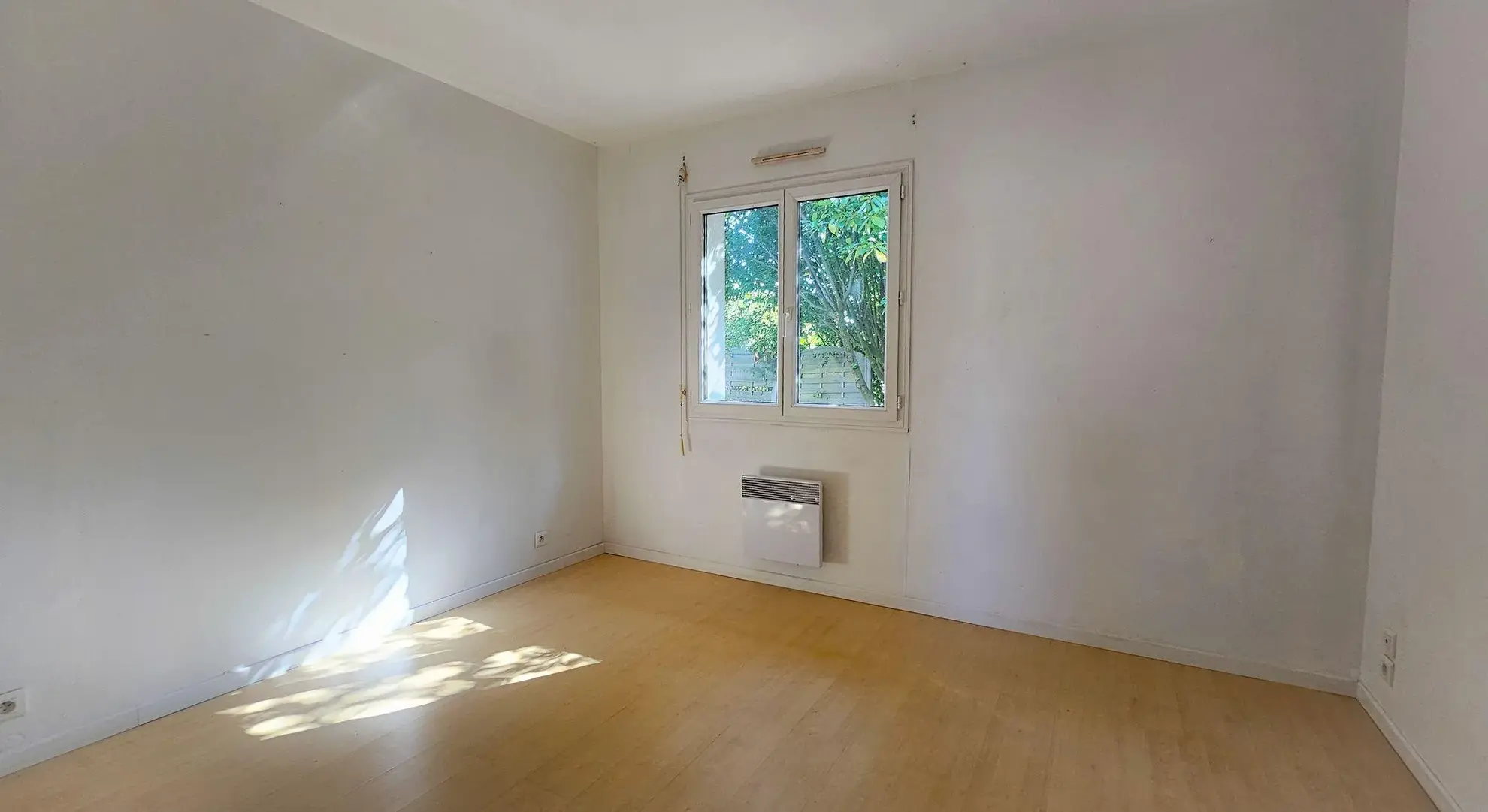 Maison de plain-pied à Narcastet avec grand jardin et garage 