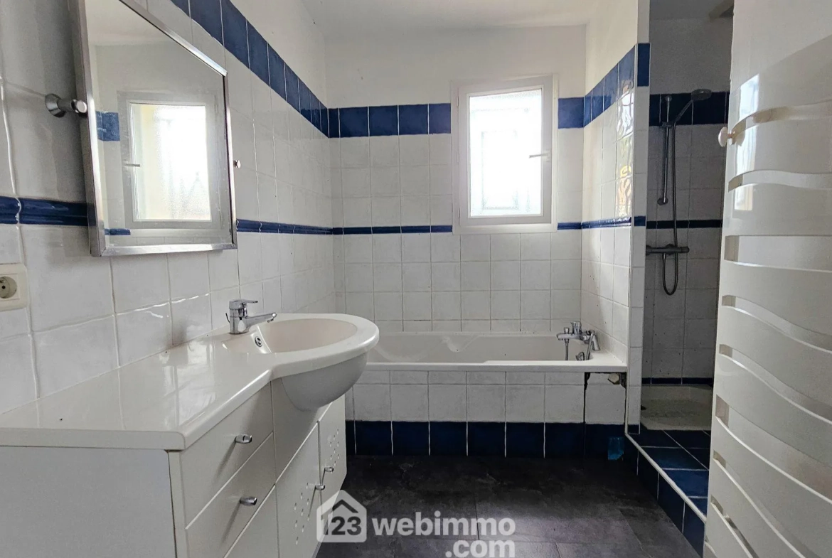 Maison de plain-pied à Narcastet avec grand jardin et garage 