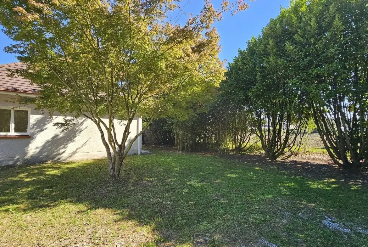 Maison de plain-pied à Narcastet avec grand jardin et garage 