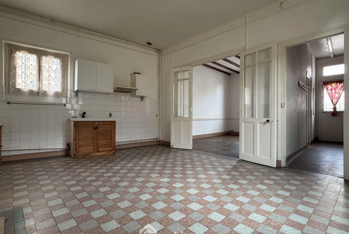 Magnifique maison de ville à Ingrandes-sur-Vienne avec grand terrain de 756 m² 