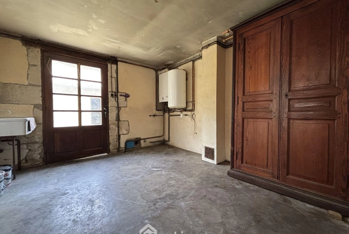 Magnifique maison de ville à Ingrandes-sur-Vienne avec grand terrain de 756 m² 