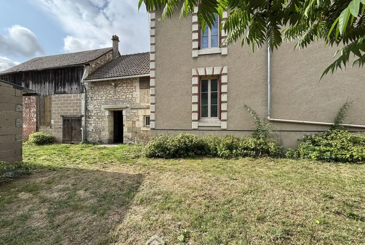 Magnifique maison de ville à Ingrandes-sur-Vienne avec grand terrain de 756 m² 