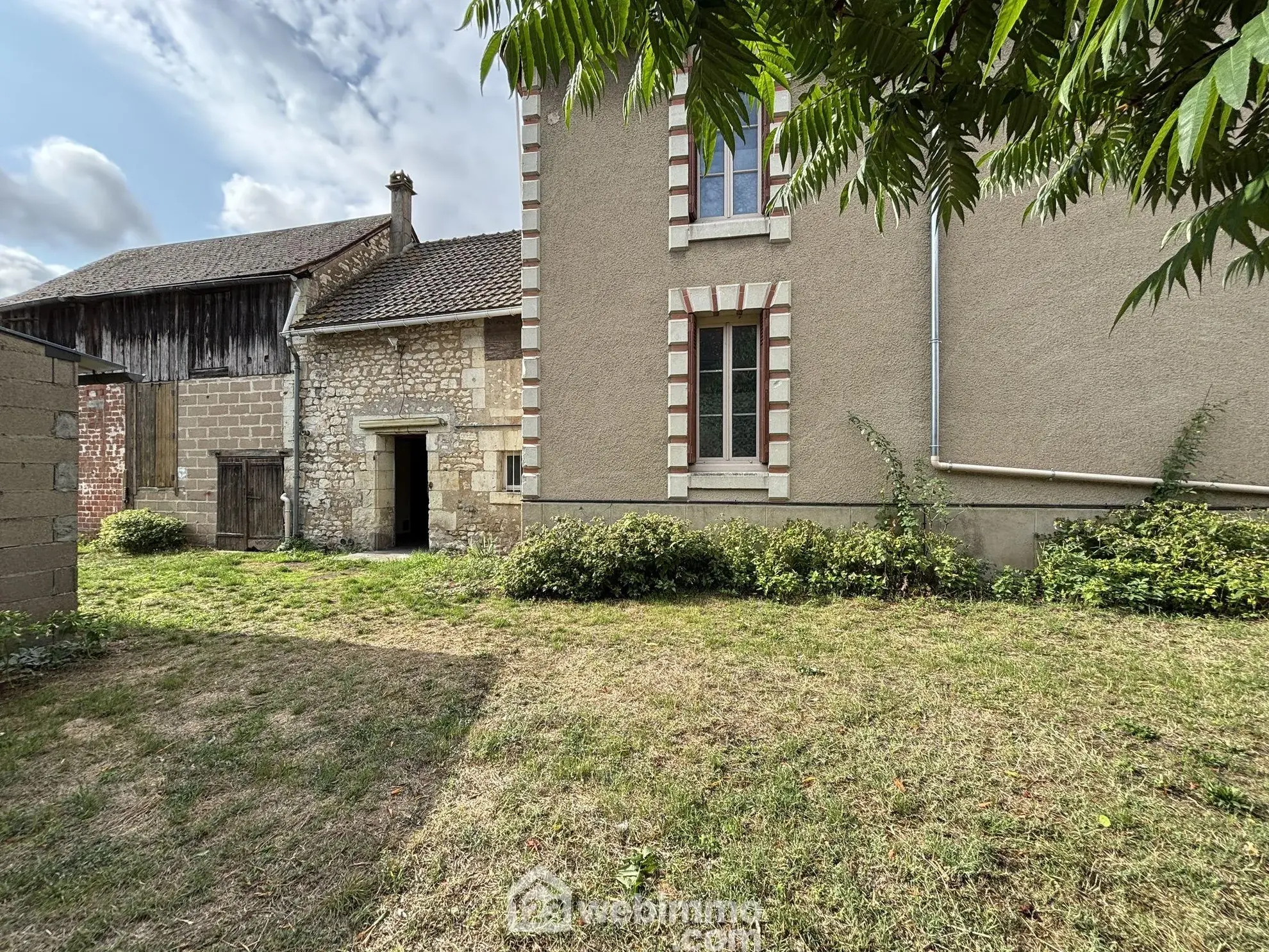 Magnifique maison de ville à Ingrandes-sur-Vienne avec grand terrain de 756 m² 