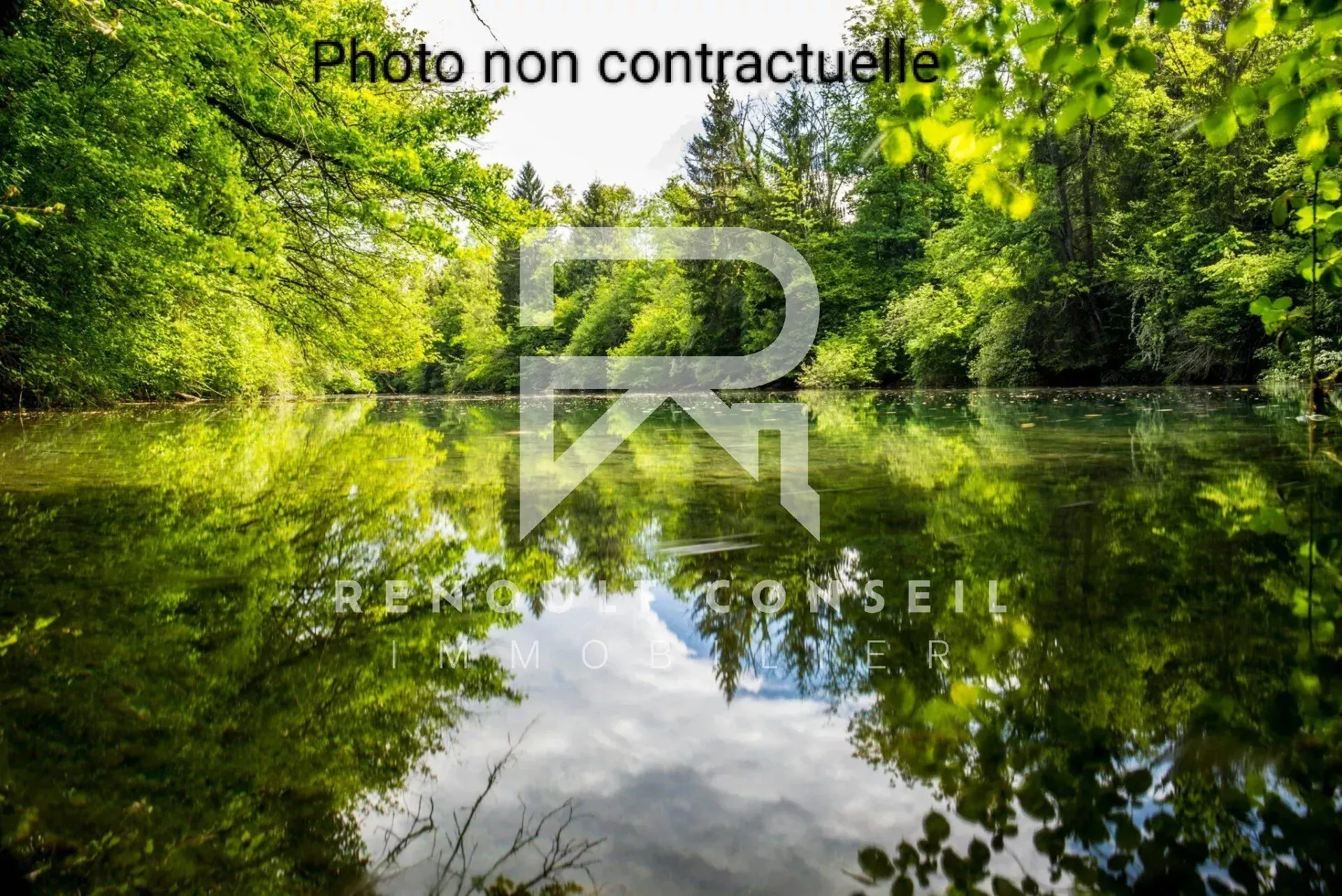 Magnifique étang de loisir à vendre à Fontaine sous Jouy, idéal pour la pêche et la détente 