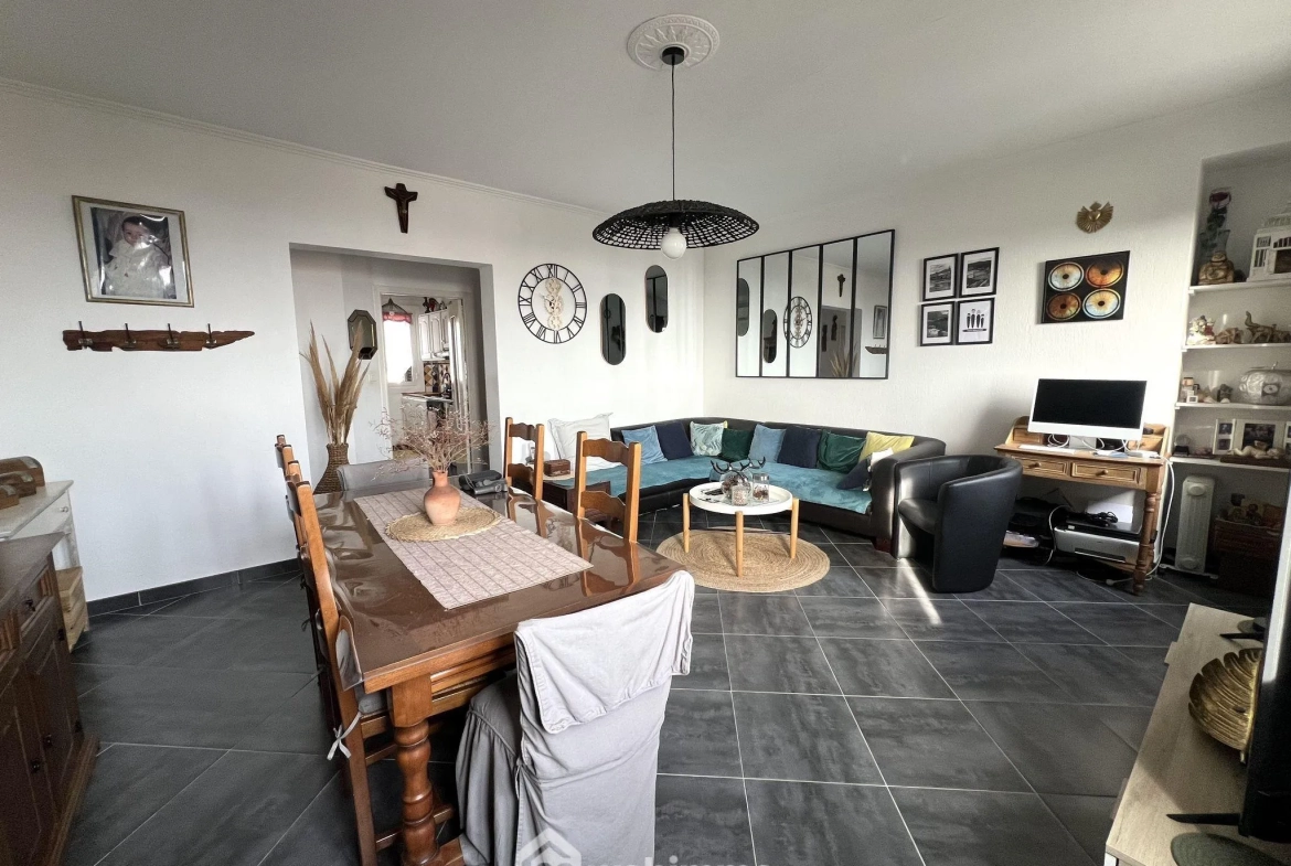 Appartement F5 lumineux de 91m² avec parking et cave à Bastia Sud 