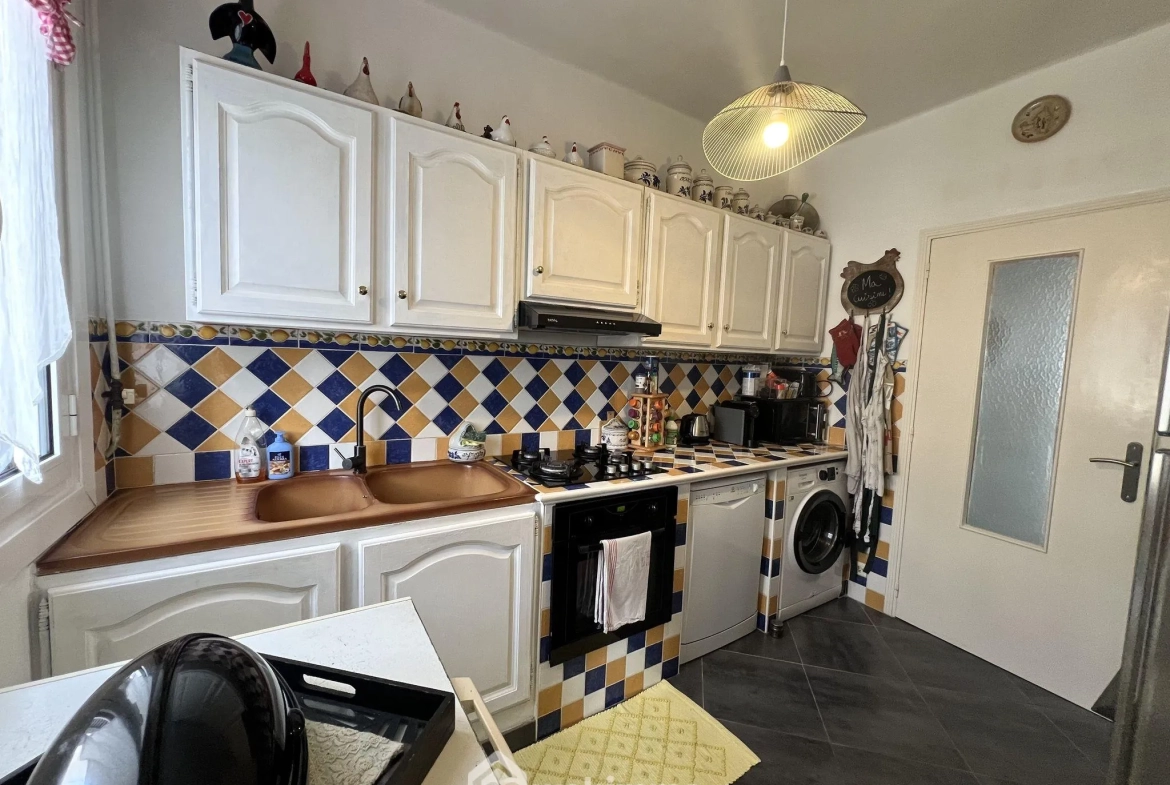 Appartement F5 lumineux de 91m² avec parking et cave à Bastia Sud 
