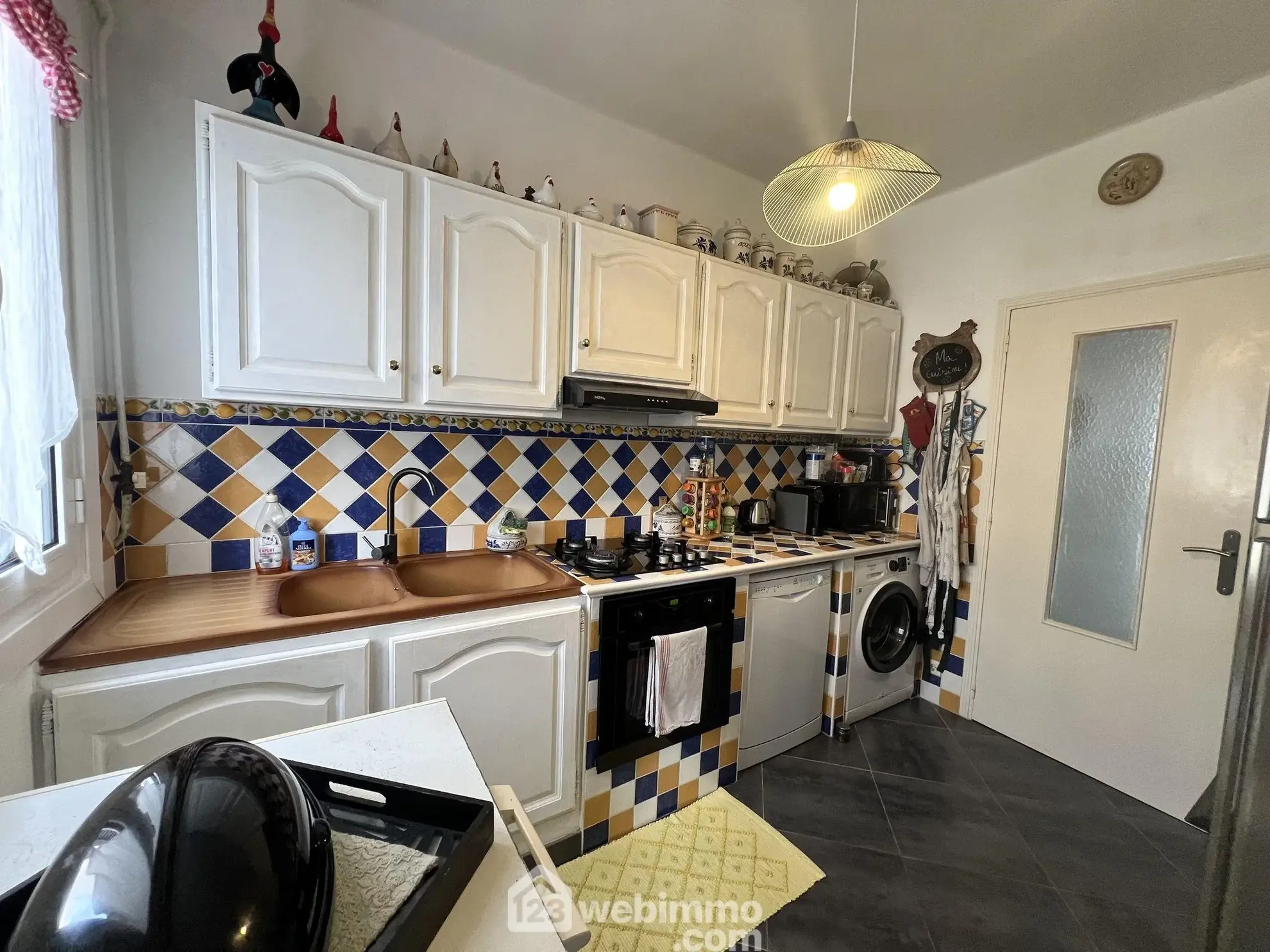 Appartement F5 lumineux de 91m² avec parking et cave à Bastia Sud 
