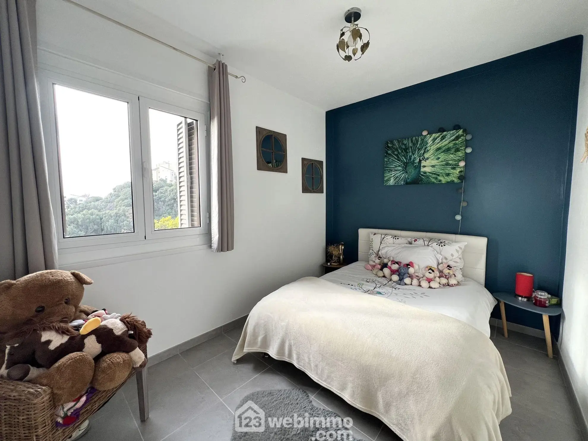 Appartement F5 lumineux de 91m² avec parking et cave à Bastia Sud 