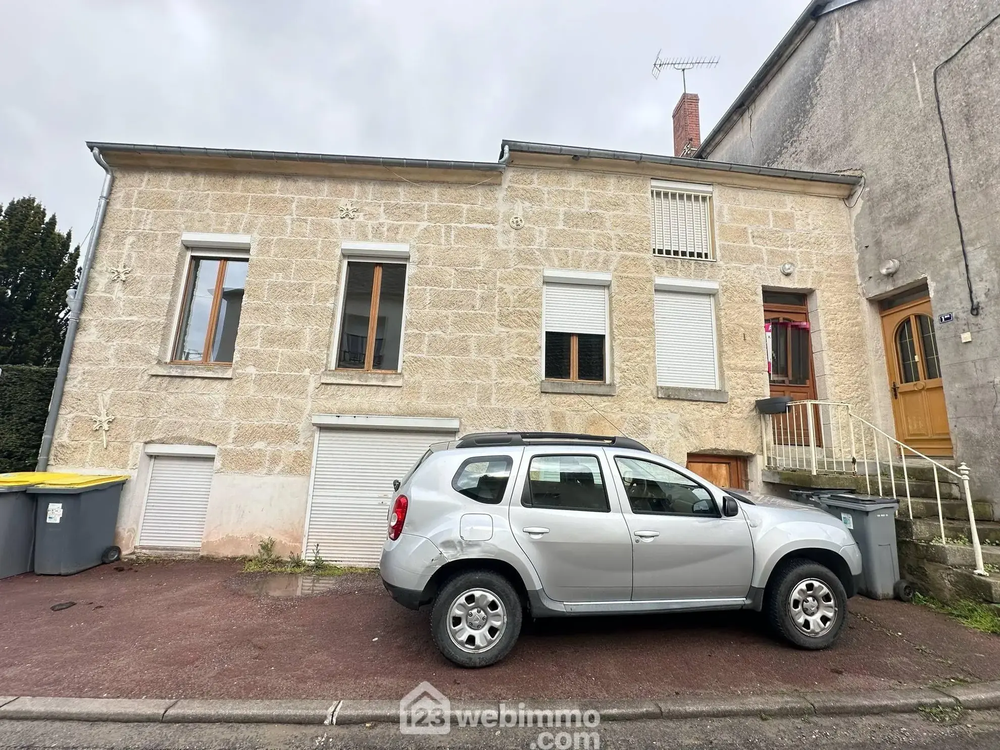 Investissement immobilier rare à Mauregny-en-Haye - 306 m² avec potentiel locatif 
