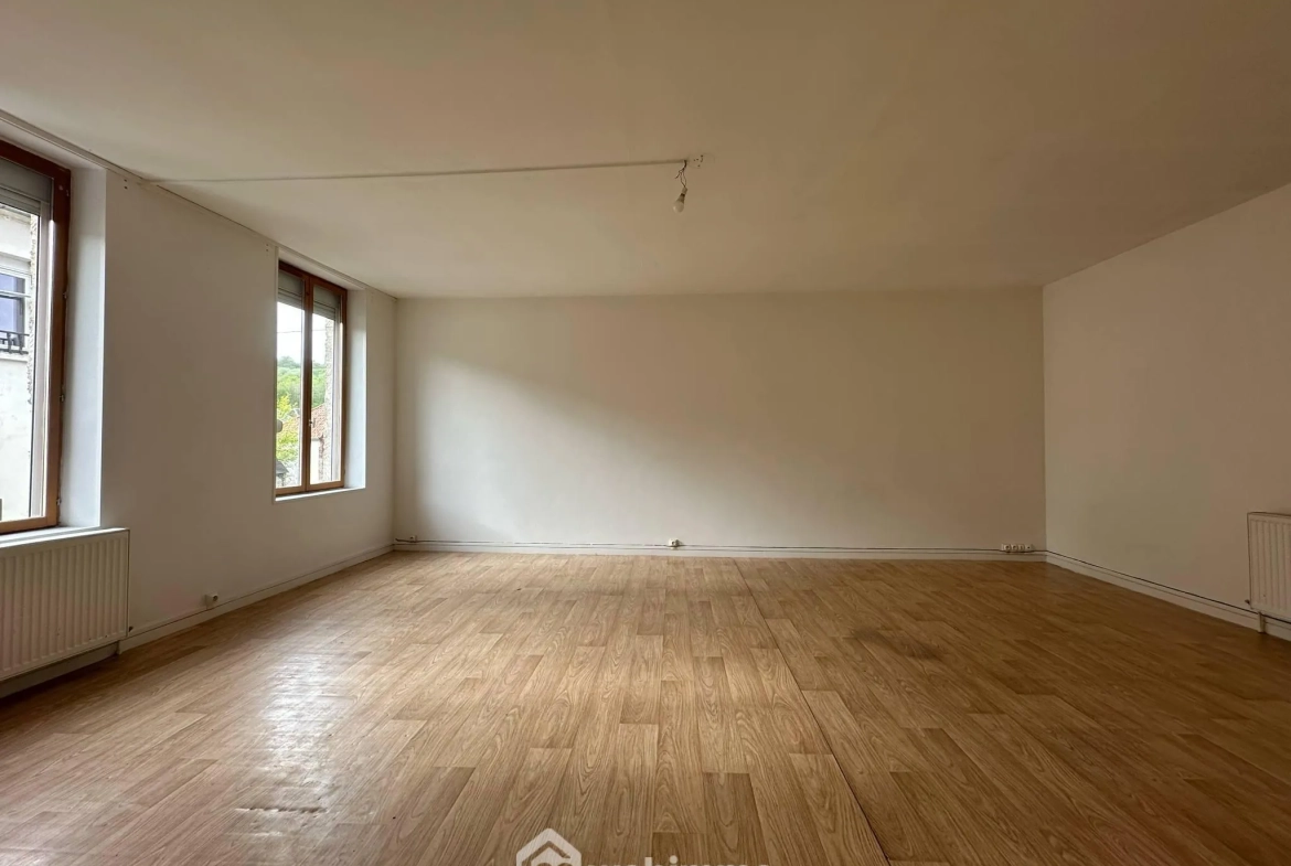 Investissement immobilier rare à Mauregny-en-Haye - 306 m² avec potentiel locatif 