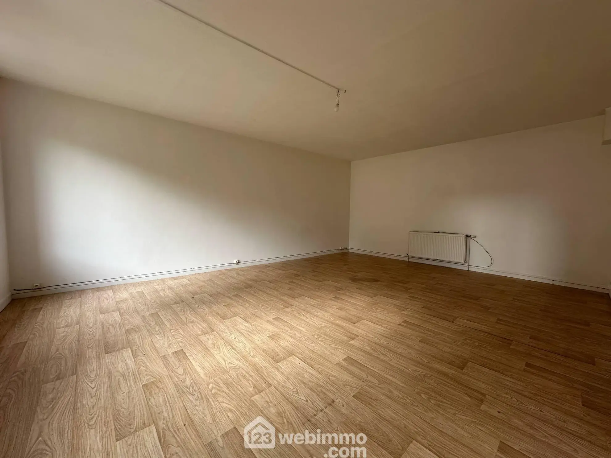 Investissement immobilier rare à Mauregny-en-Haye - 306 m² avec potentiel locatif 