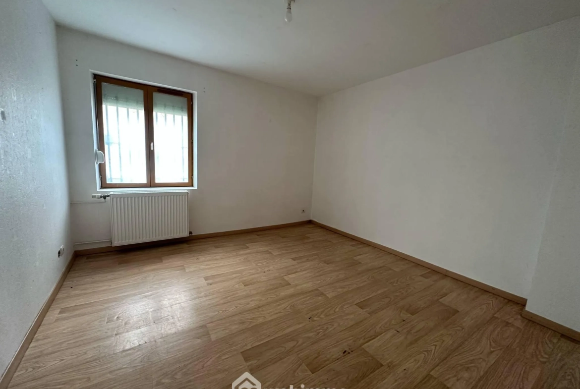 Investissement immobilier rare à Mauregny-en-Haye - 306 m² avec potentiel locatif 