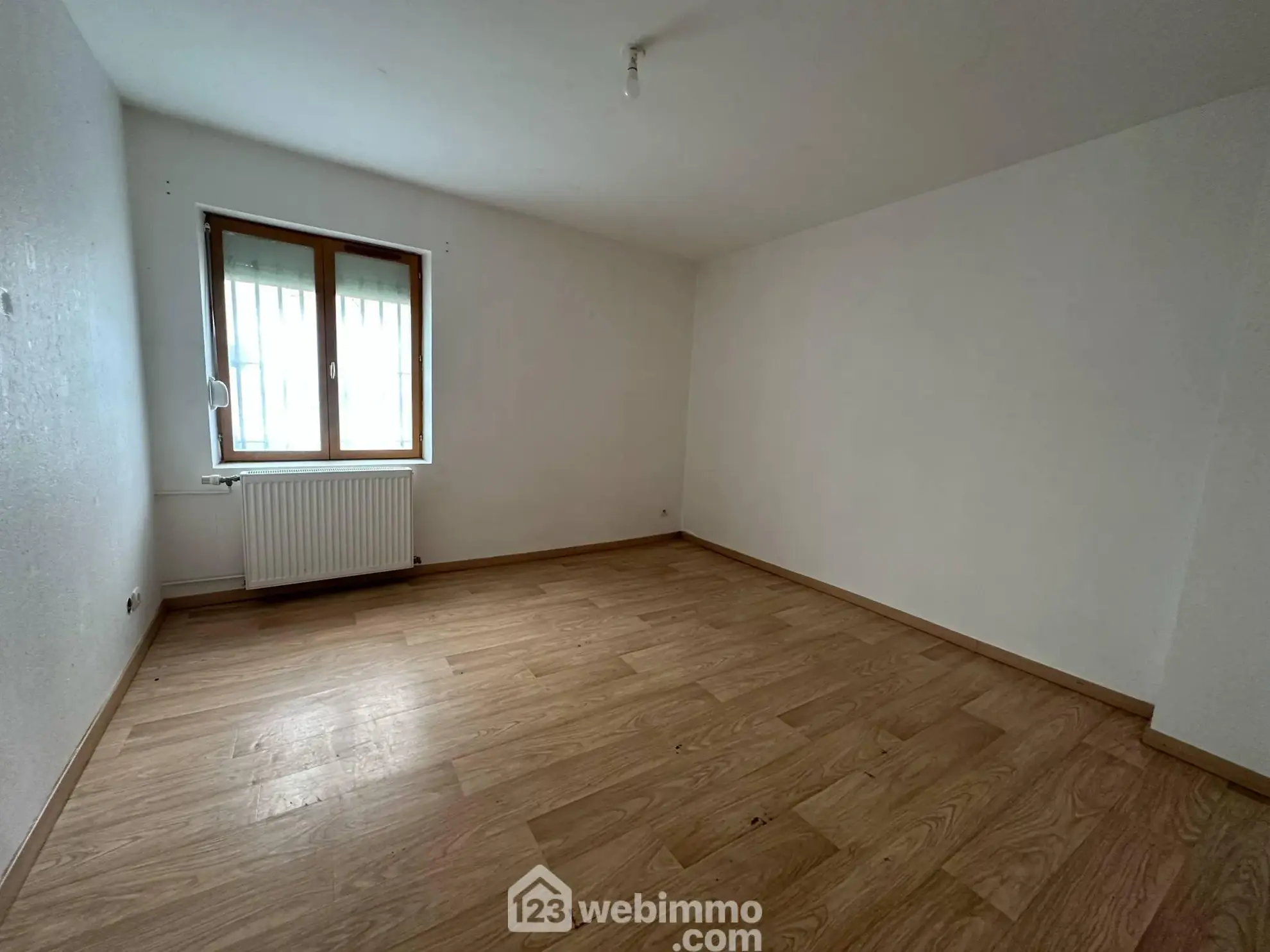 Investissement immobilier rare à Mauregny-en-Haye - 306 m² avec potentiel locatif 