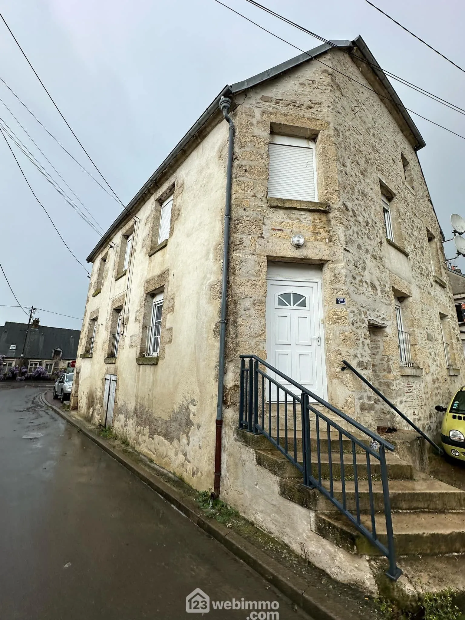 Investissement immobilier rare à Mauregny-en-Haye - 306 m² avec potentiel locatif 