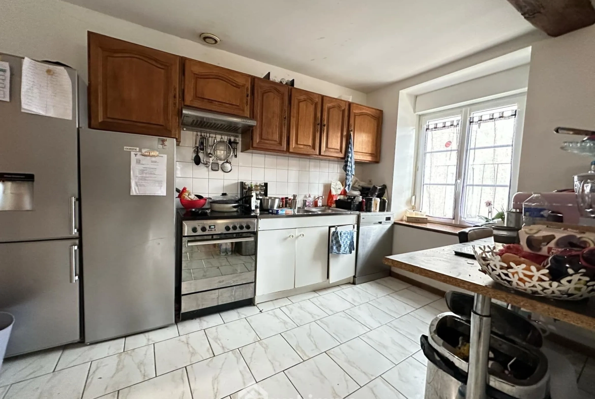 Investissement immobilier rare à Mauregny-en-Haye - 306 m² avec potentiel locatif 