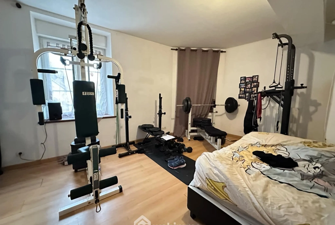 Investissement immobilier rare à Mauregny-en-Haye - 306 m² avec potentiel locatif 
