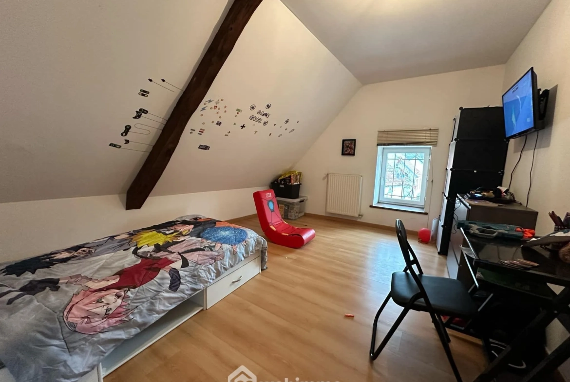Investissement immobilier rare à Mauregny-en-Haye - 306 m² avec potentiel locatif 