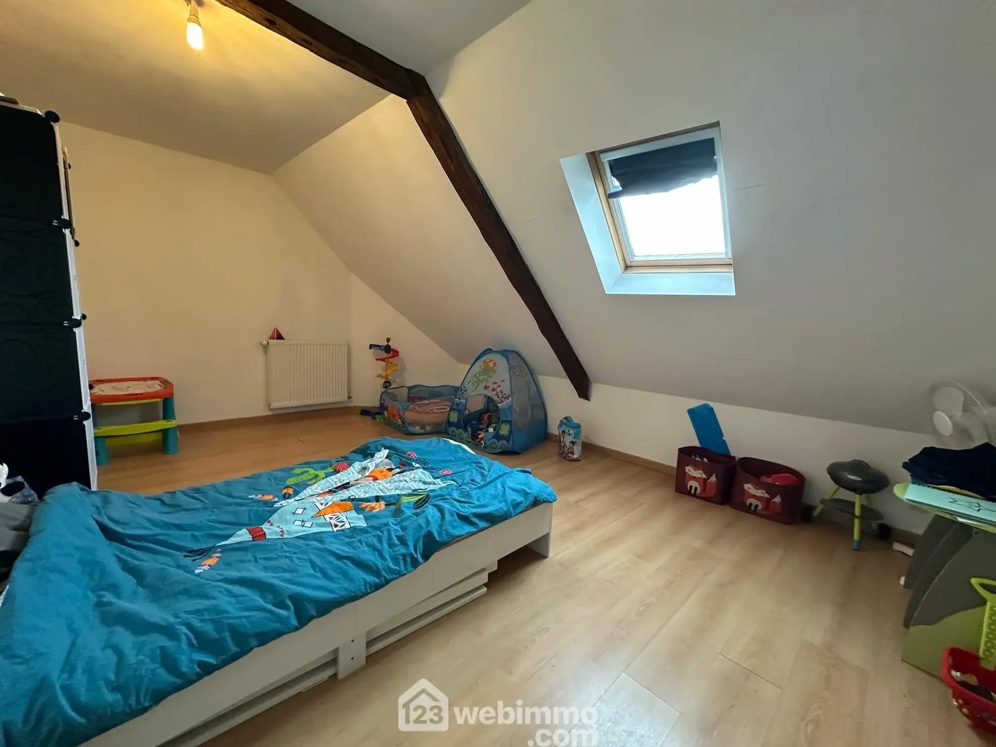 Investissement immobilier rare à Mauregny-en-Haye - 306 m² avec potentiel locatif 