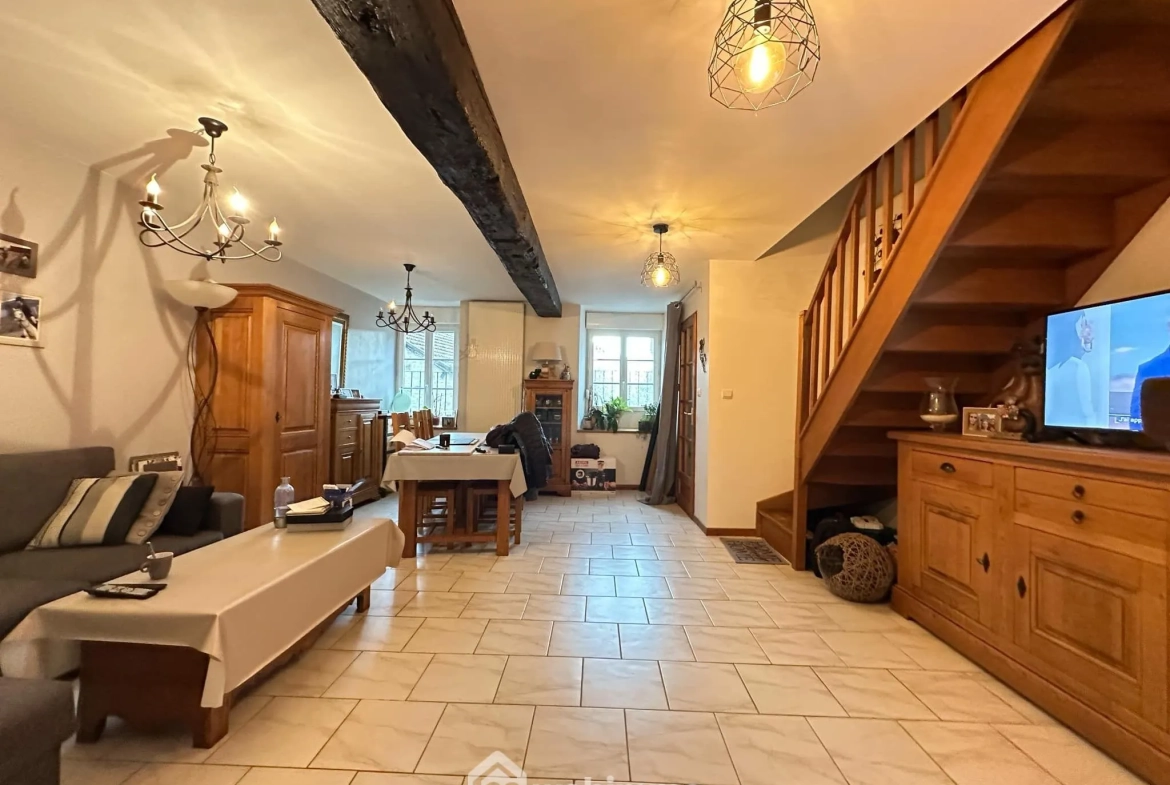 Investissement immobilier rare à Mauregny-en-Haye - 306 m² avec potentiel locatif 