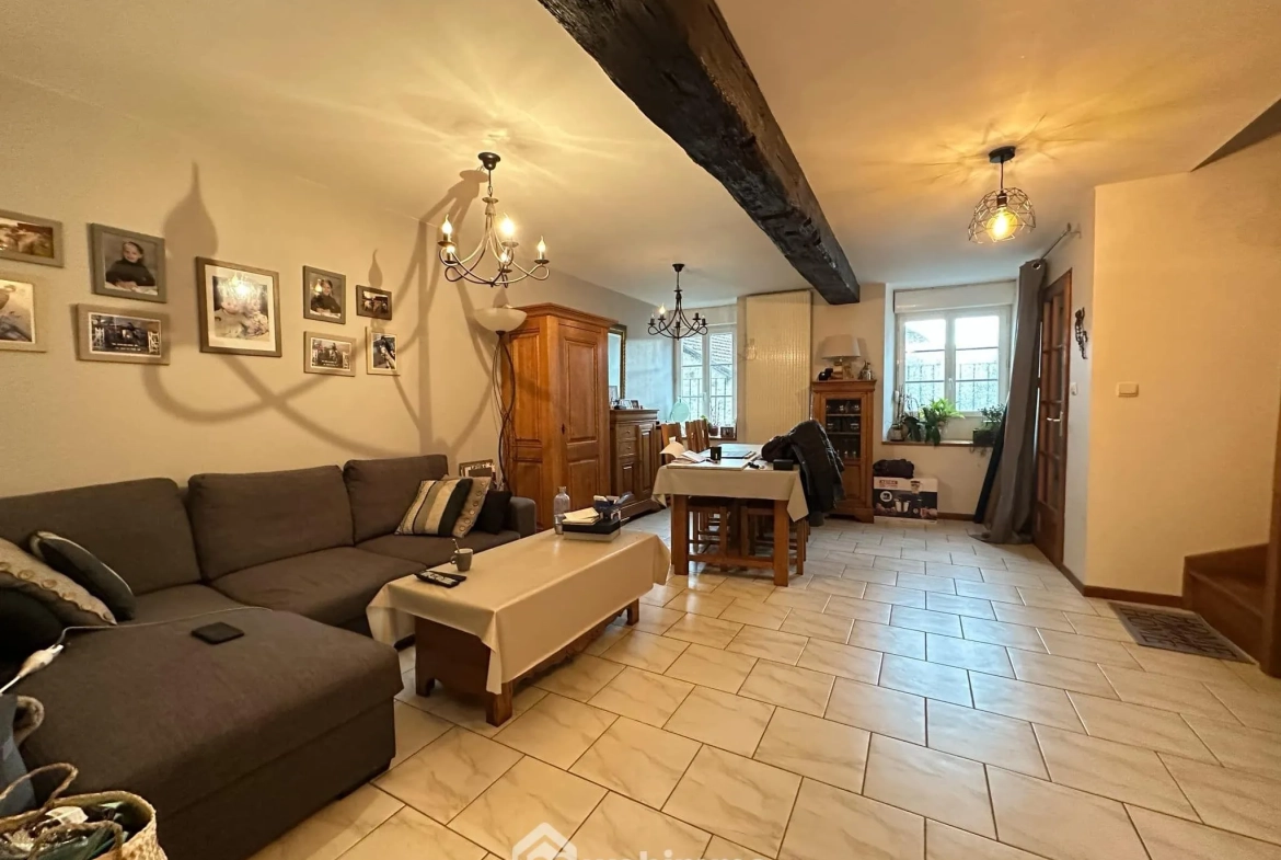 Investissement immobilier rare à Mauregny-en-Haye - 306 m² avec potentiel locatif 