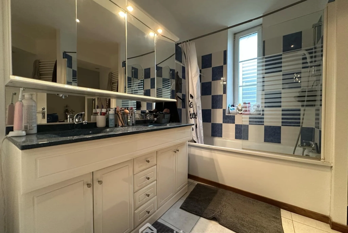 Investissement immobilier rare à Mauregny-en-Haye - 306 m² avec potentiel locatif 